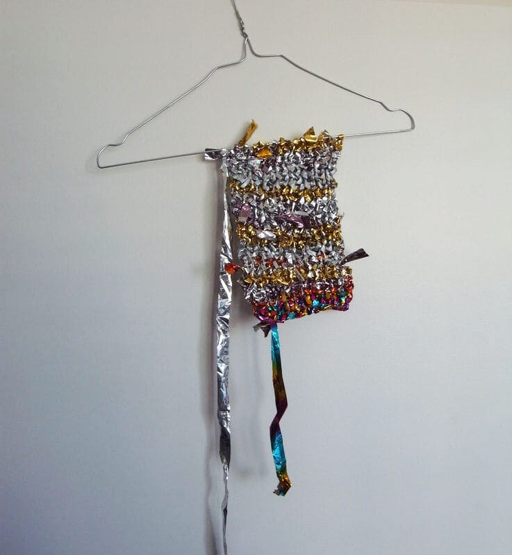 pezzo lavorato a maglia (primo) (2009) di Laura GuildA