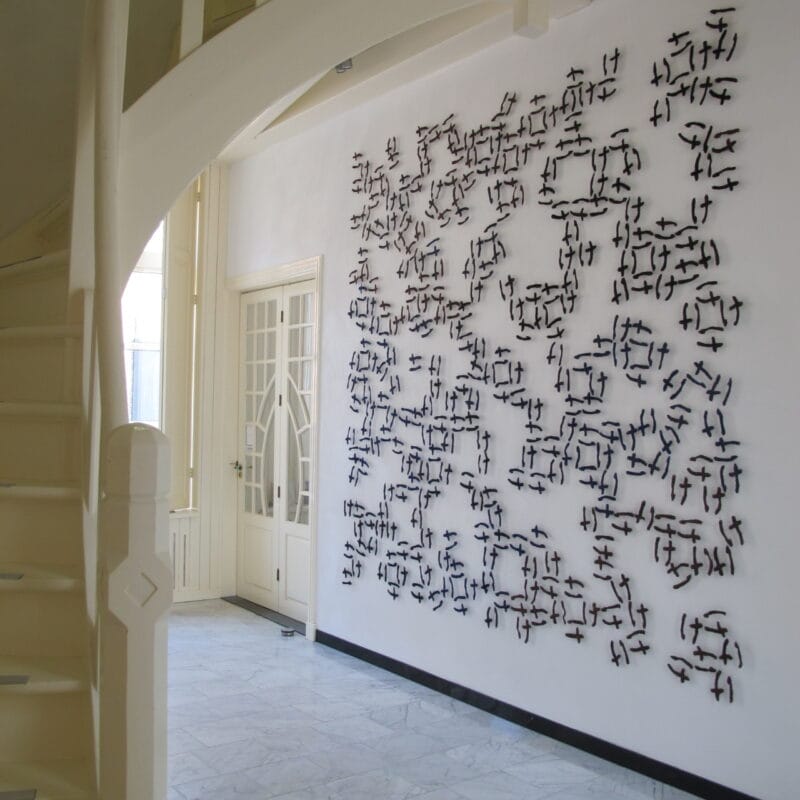 “Traces of Writing”, 2014- horsehair, fabric, stitched. 280 x 280 cm. Espace Enny, copyright Marian Bijlenga