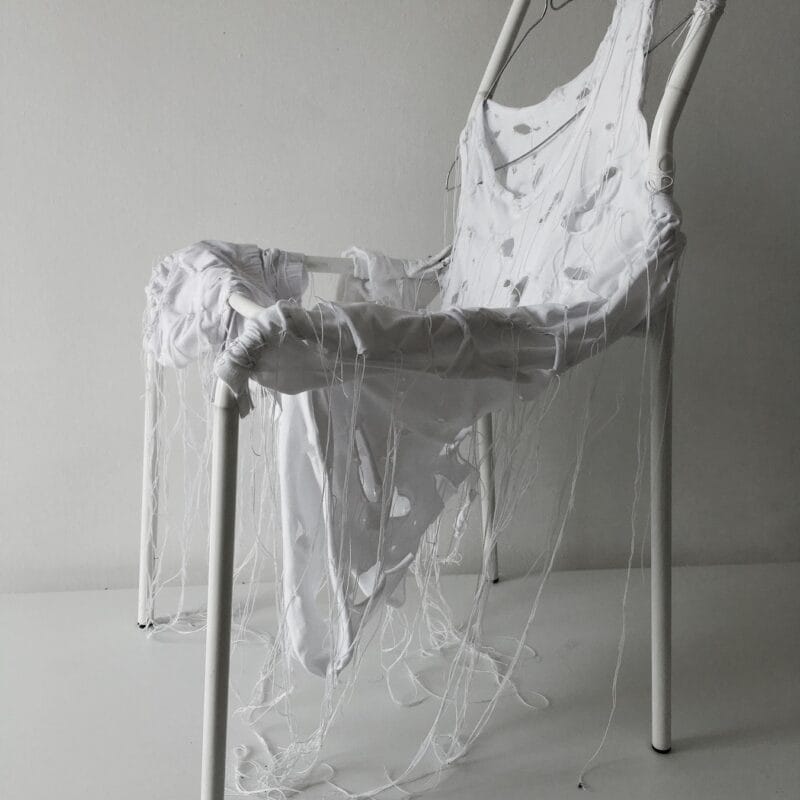 Davide Viggiano, Sedie in metallo, tessuti, fili di cotone, cm41x80x47, 2018