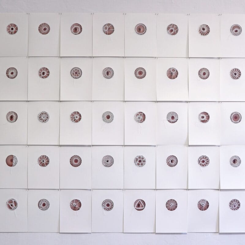 “Zaffo” Serie di 100 carte - Carta Cotton 100%, cotone all'uncinetto, immagine fotografica
23x31 cm cad - 2018 - Foto del lavoro installato in mostra copyright Camilla Marinoni