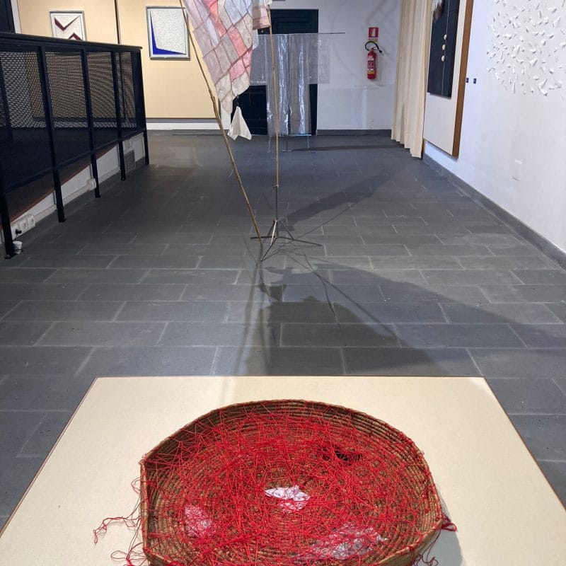 2. ANIMAS. TRIBUTE TO THE WEAVER, installation with sewn basket, 2021, cm.250x280