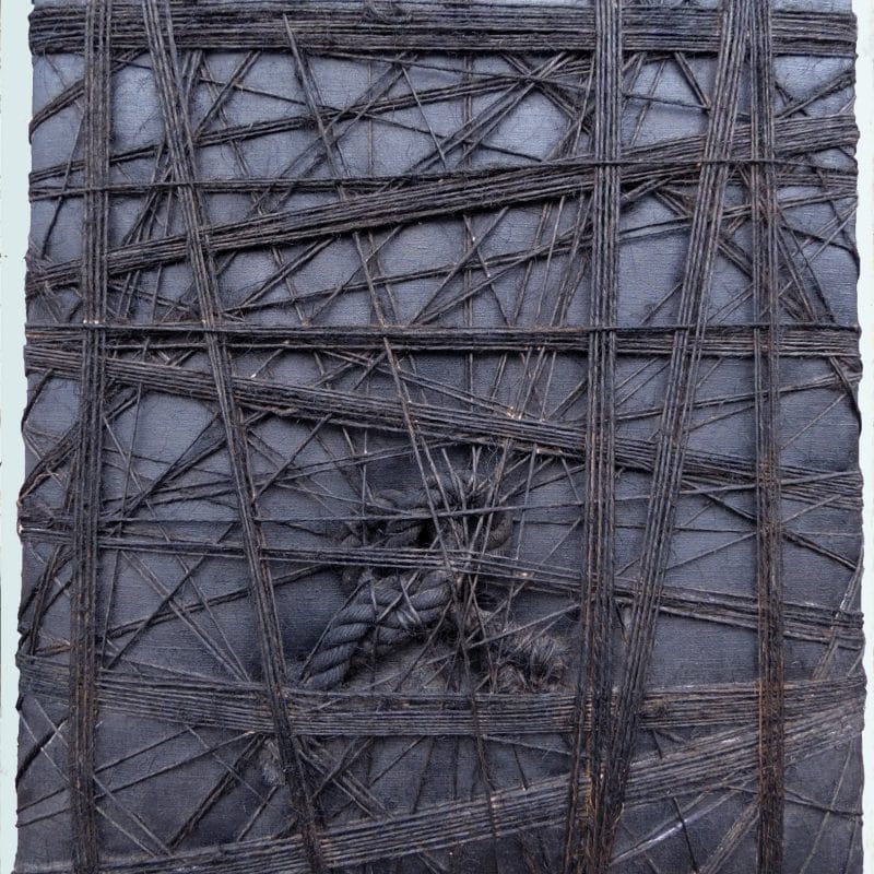 Pierre Valauri "Tension/ligatures  012", 1983, (tela su telaio, corda di sisal, vernice) 97x80x10cm ©Pierre Valauri