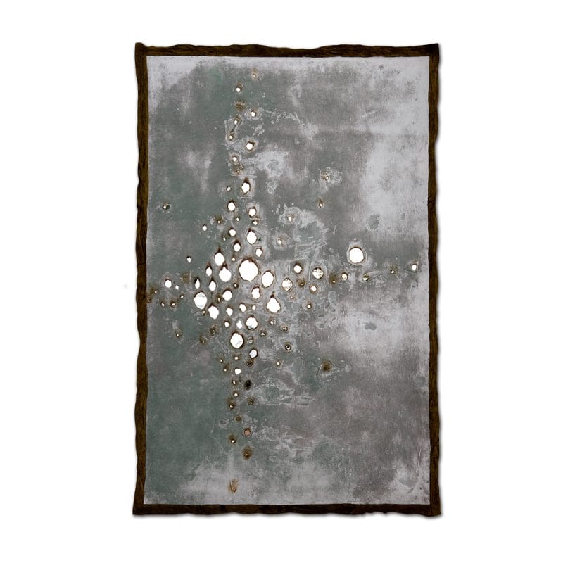 Il cielo dentro di noi, 2010 | 170×105 cm | velvet, pieces of a shattered mirror. Copyright Tania Welz