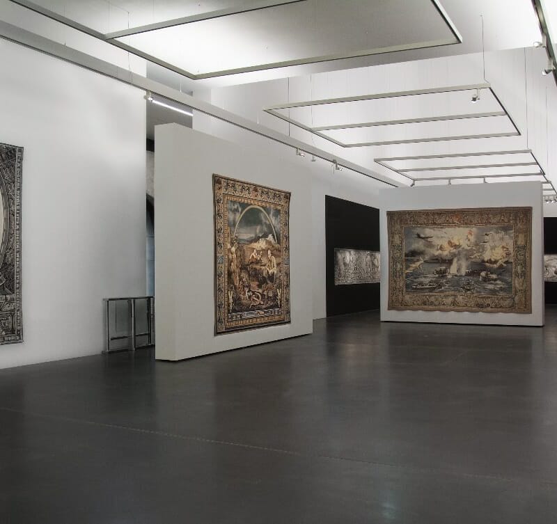 Margret Eicher, Battle:Reloaded, Vedute dell'installazione, 2022, Kunstmuseum Moritzburg, Halle (Saale)