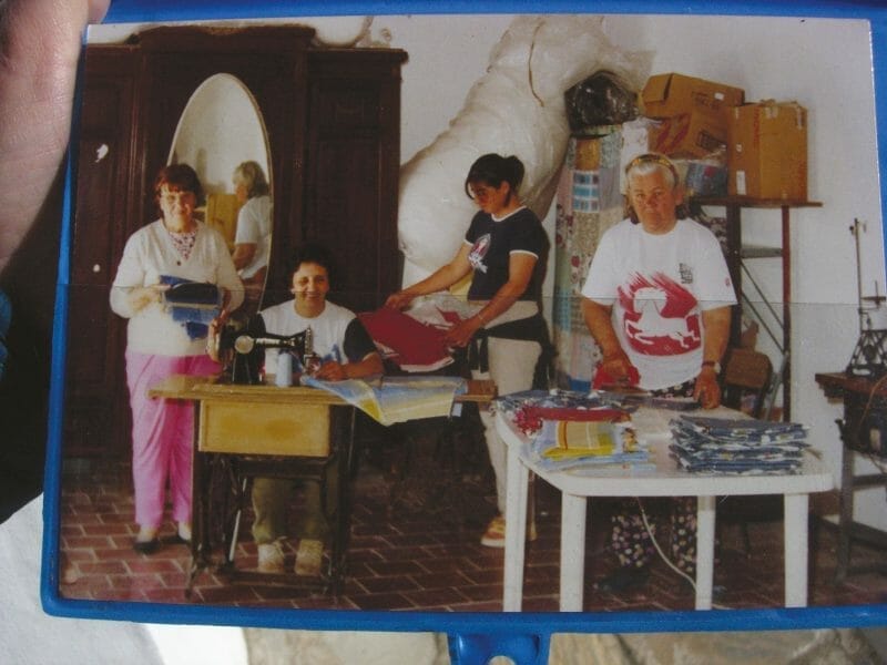 Grupo de costura Pan de Azúcar. Foto tratta dal libro Mantas traperas
