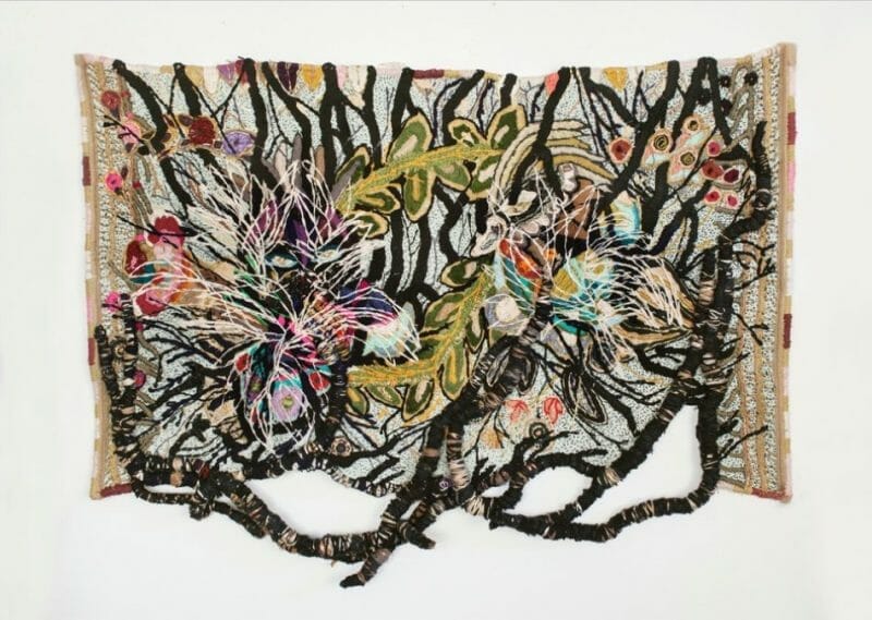 OJOS BRILLANTES (BRIGHT EYES). Hand embroidery, hand wrapping and appliqués on cotton carpet, 100 x 137 cm, 2018 ph.cr. Ignacio Iasparra, copyright Lia Porto