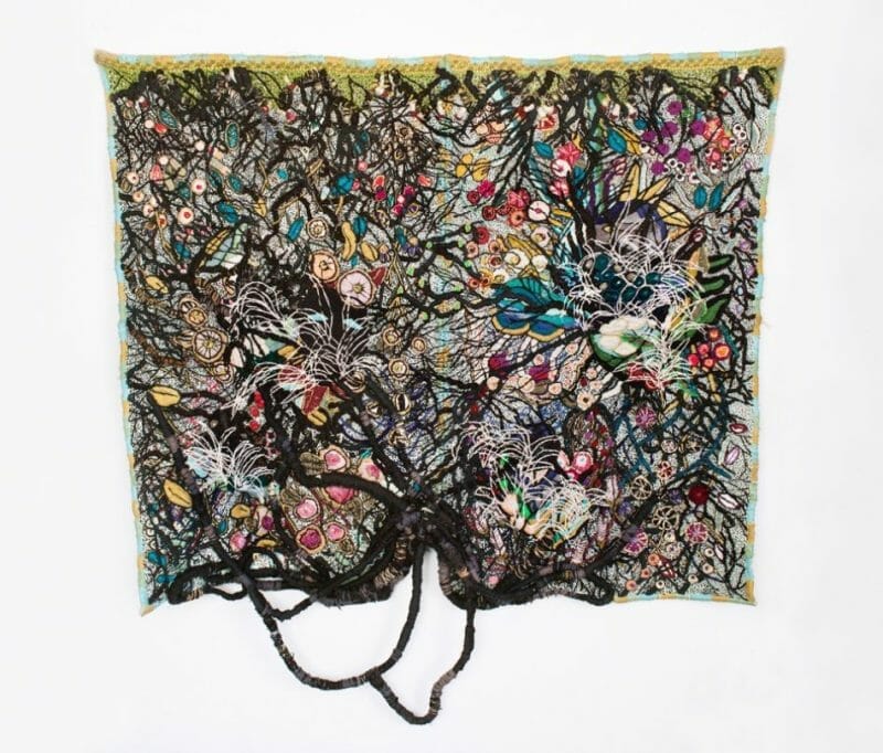 MONTE (MOUNT). Hand embroidery, hand wrapping and appliqués on cotton carpet, 140 x 170 cm, 2018 ph.cr. Ignacio Iasparra, copyright Lia Porto