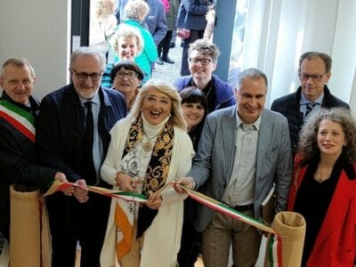 Inaugurazione galleria Gina Morandini - Il taglio del nastro (Presidente, Socie e autorità)