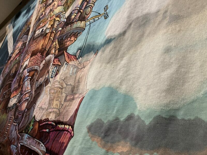 Cité internationale de la tapisserie di Aubusson, presentazione del terzo arazzo ispirato all’Immaginario di Hayao Miyazaki. Copyright Sandrine Pincemaille. Dettaglio