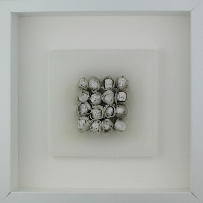 Spernazza, Untitled, 2022. Paraffina, siporex e tessuto cerato 30 x 30 x 5 cm