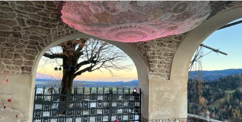Nodi d'arte di Eva Petrič al Castello di Bled